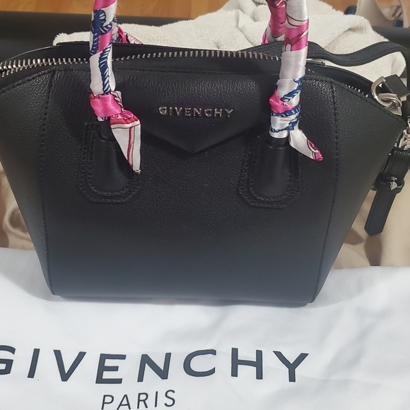 Mini Givenchy Antigona - Picture 10 of 11